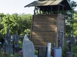 groby przy Cerkwi Zaśnięcia NMP