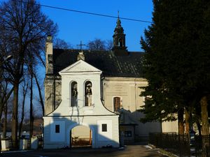 Kościół z dzwonnicą
