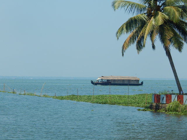 Alleppey houseboat