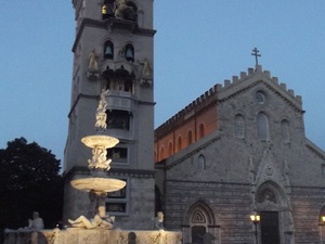 Romańska katedra