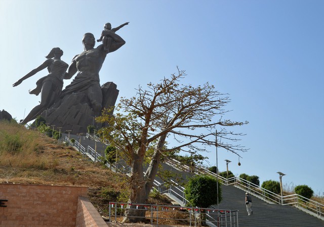 Dakar pomnik afrykanskiego renesansu