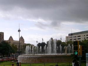 Fontanna na Placu Katalońskim.