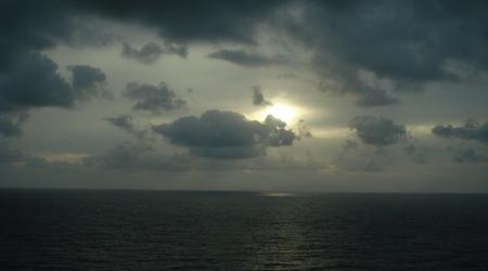 ocean wieczorem – Funchal, Portugalia