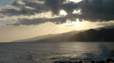 ocean wieczorem – Funchal, Portugalia