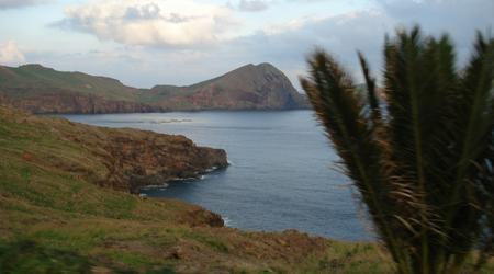 brzeg oceanu na południu wyspy – Funchal, Portugalia