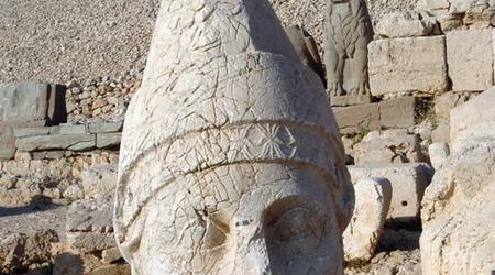 Droga na Nemrut   Gora Nemrut (19) – Kâhta, Turcja