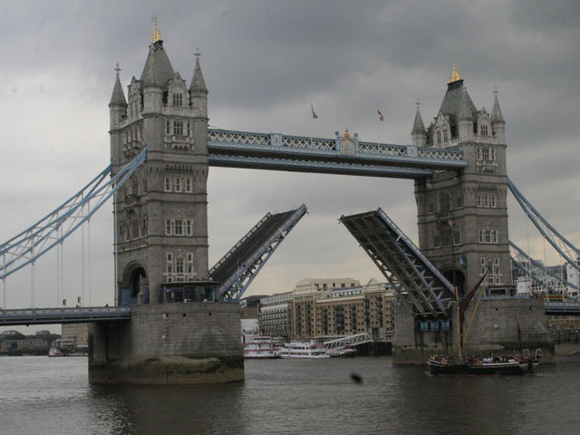 tower bridge