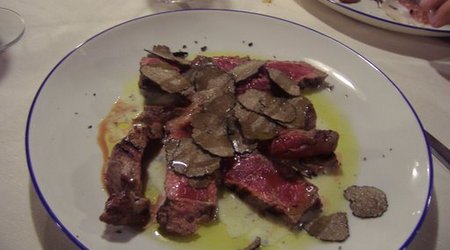 Toskania, Tagliata di controfiletto al tartufo – Włochy