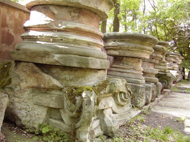 Tajemnicze kapitole i bazy kolumn.