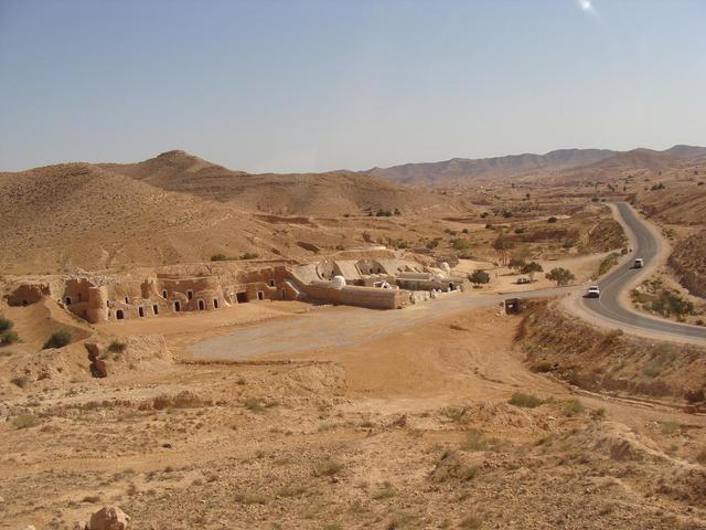 hotel w stylu berberyjskim, okolice Matmaty, Tunezja