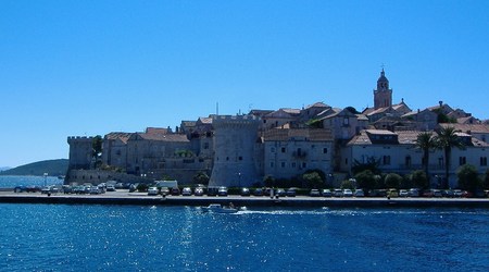 Korcula widziana z promu – Korčula, Chorwacja
