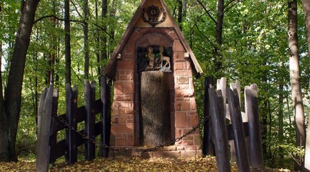 Kapliczka przy Bartku – Zagnańsk, Polska
