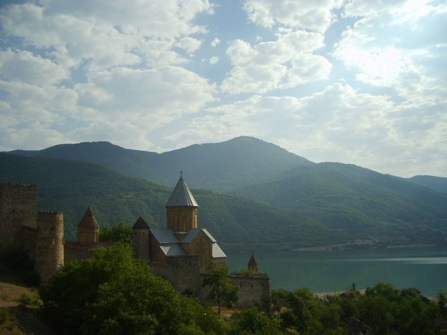 Ananuri