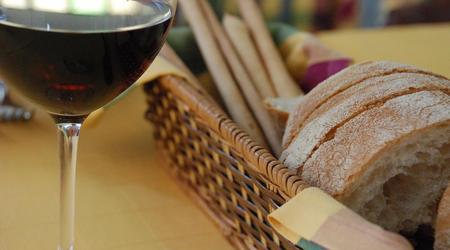 Wino i chleb – Piemont, Włochy