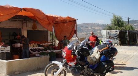 Stragan z owocami - Jordania