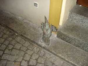 "i pod progiem..."