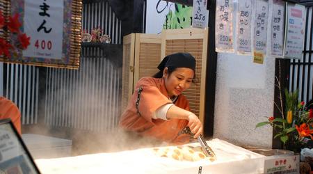 Kioto, sprzedawcy w Gion – Japonia