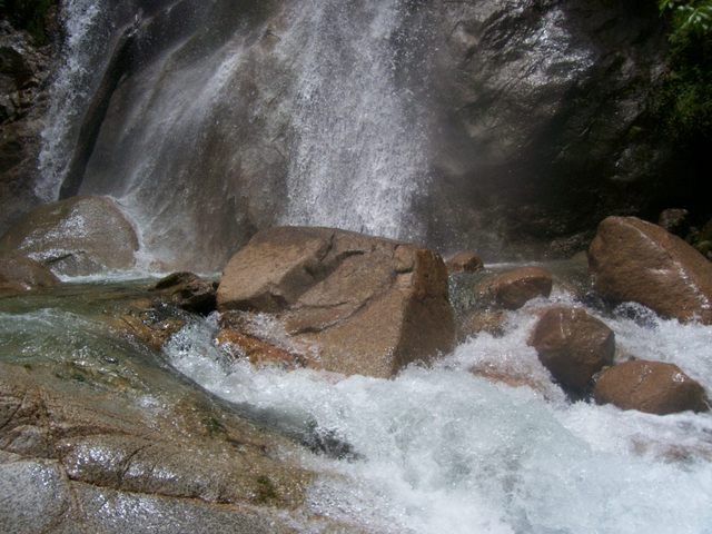 Cascada 075