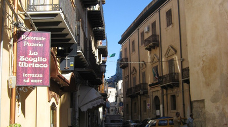 uliczki Cefalù – Włochy