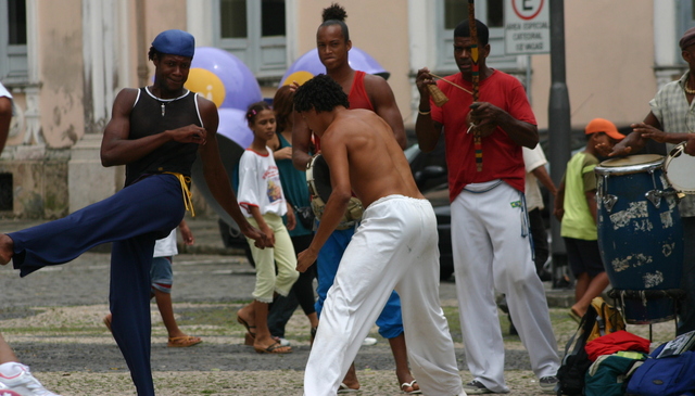 Afrobrazylijskie zapasy - taniec capoeira