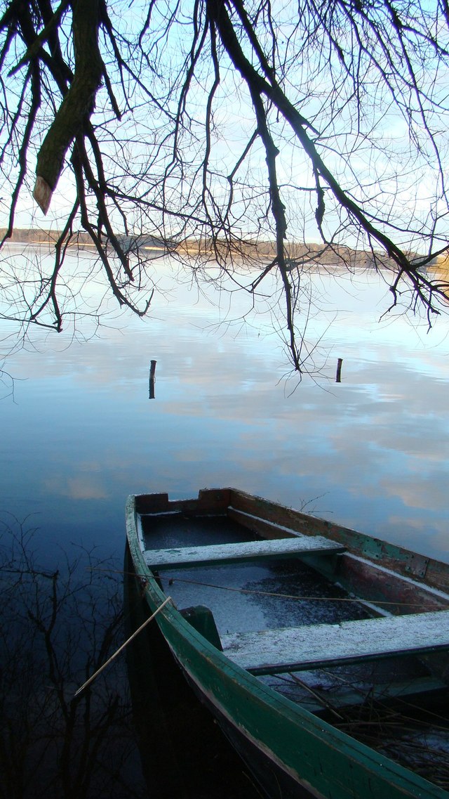 łódź bokiem
