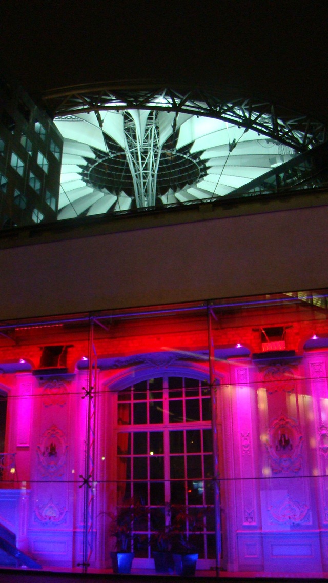 Sony Center 4