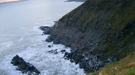 klify z innego ujecia – Kinsale, Irlandia