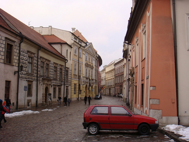Krakowska uliczka i ferrari