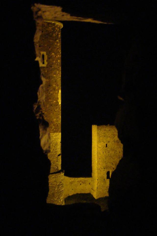 Nocne zwiedzanie Chęcin