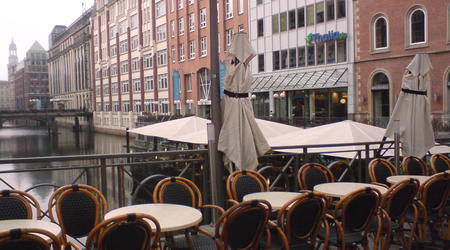 Nad jednym z wielu kanałów – Hamburg, Niemcy