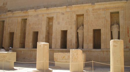 48773 - Luxor Qena Dolina Krolow swiatynia Hatszepsut Luxor – Egipt