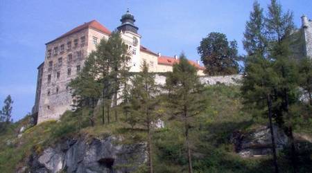 Pieskowa Skała, Zamek – Polska