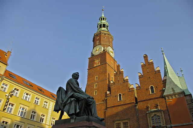 Pomnik Fredry w Rynku wrocławskim
