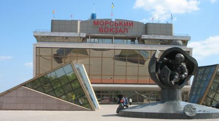 Dworzec Morski - Złote Dziecko – Odessa, Ukraina