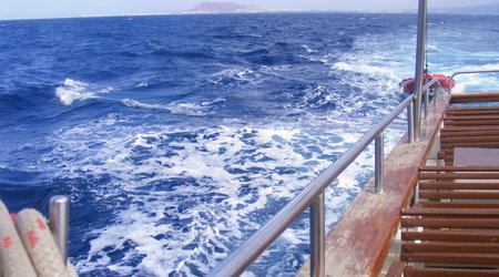 Lanzarote w oddali – Hiszpania