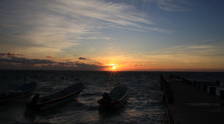 wschód słońca w Puerto Morelos – Meksyk