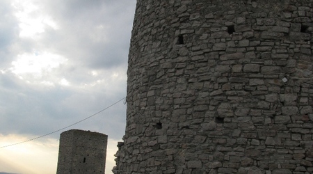 Chęciny – Pieskowa Skała, Polska
