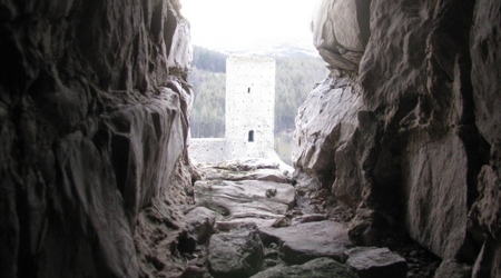 Chęciny – Pieskowa Skała, Polska