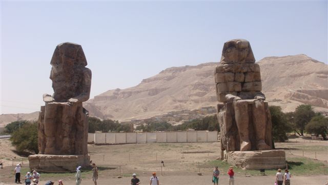 Kolosy Memnona 
