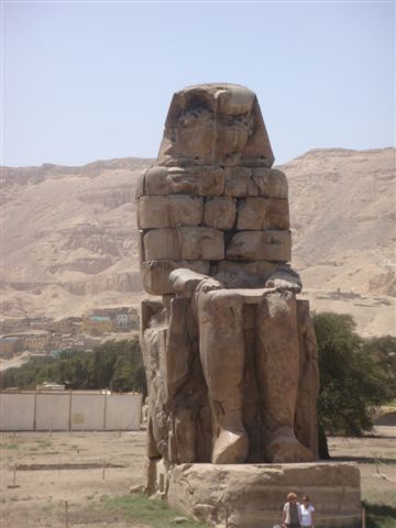 Kolosy Memnona 