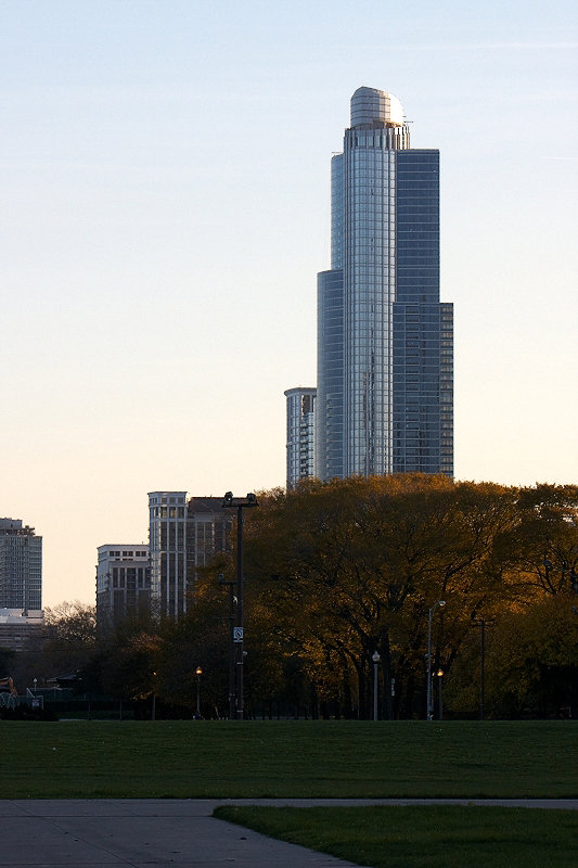 Nowy wieżowiec niedaleko McCormick Place