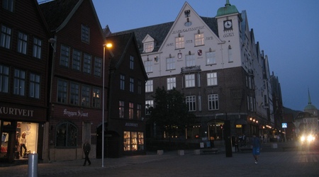 Bergen nocą – Norwegia