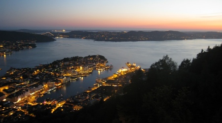 Bergen nocą – Norwegia
