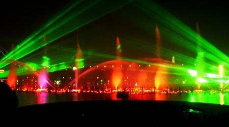 Fontanny, lasery i muzyka (1) – Jiangyin, Chiny