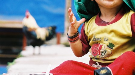 herbatniki, kogut i petite bebe – Pokhara, Nepal