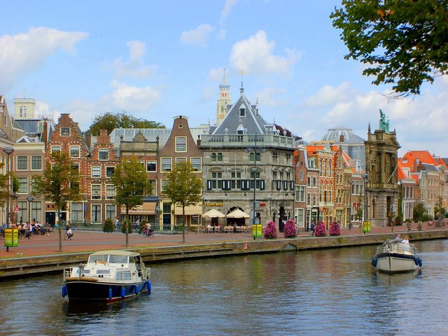Nad kanałem, Haarlem