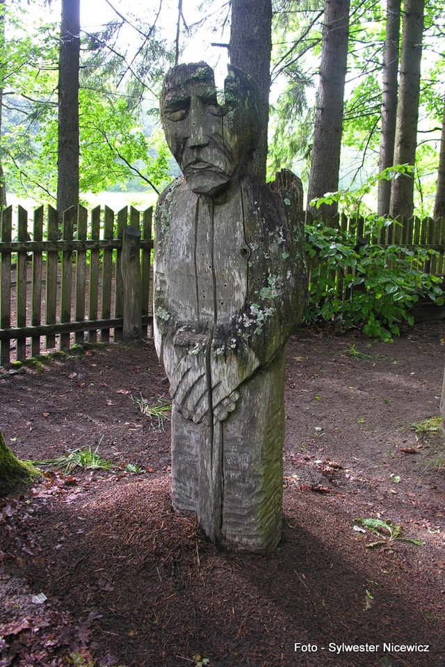 Foto: Sylwester Nicewicz - "Świete Miejsce"  nad rzeką Rospudą.