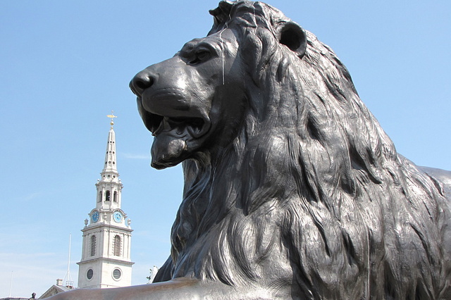 jeden z czterech na trafalgar square
