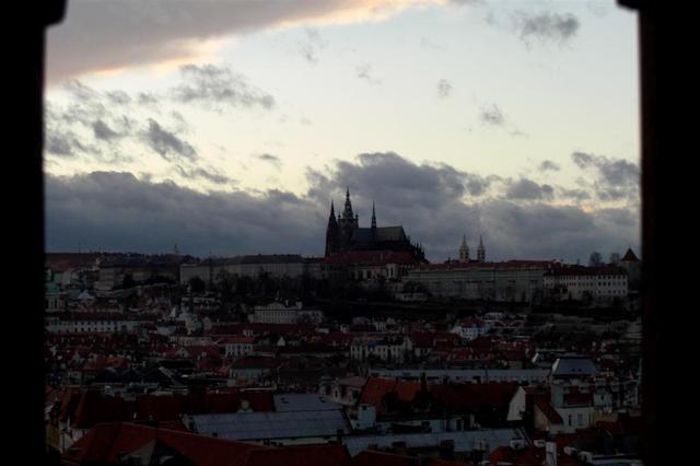 widok na Hradczany z wieży ratusza