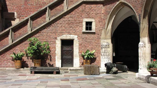 Collegium Maius, światło